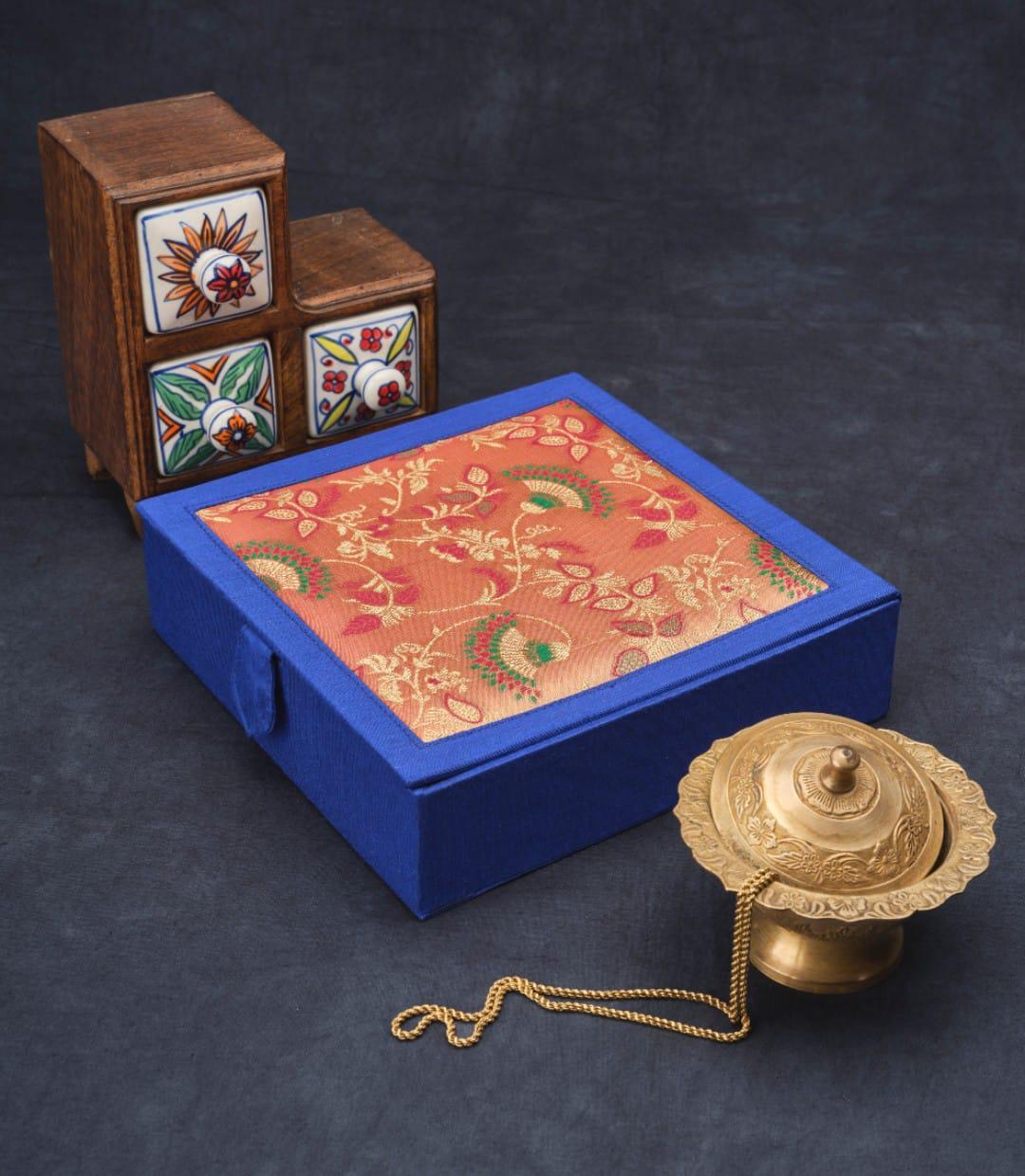 Vandanam Traditional Earrings Case